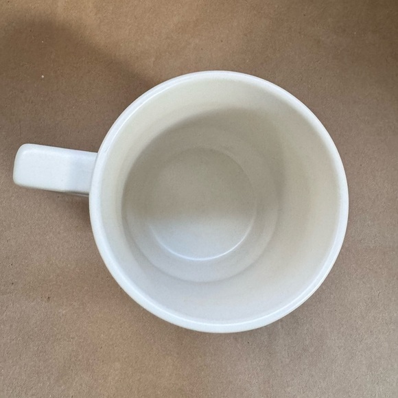 2016 Starbucks Valentine’s Day Hearts and Arrow Coffee Mug. 12oz/355ml - Picture 3 of 4